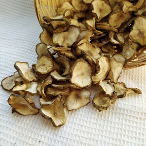 Dried Jerusalem Artichoke flakes 50, 100 g. Sunchoke, sunroots, topinambur, earth apple chips. Organic, home grown. Helianthus tuberosus image 1