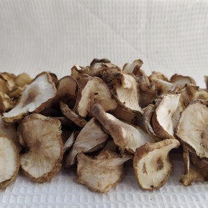 Dried Jerusalem Artichoke flakes 50, 100 g. Sunchoke, sunroots, topinambur, earth apple chips. Organic, home grown. Helianthus tuberosus image 8