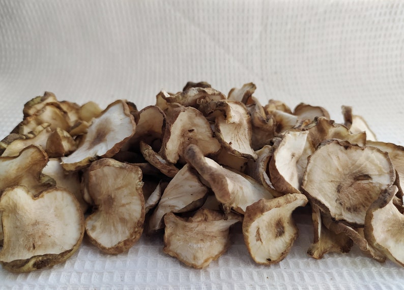 Dried Jerusalem Artichoke flakes 50, 100 g. Sunchoke, sunroots, topinambur, earth apple chips. Organic, home grown. Helianthus tuberosus image 8