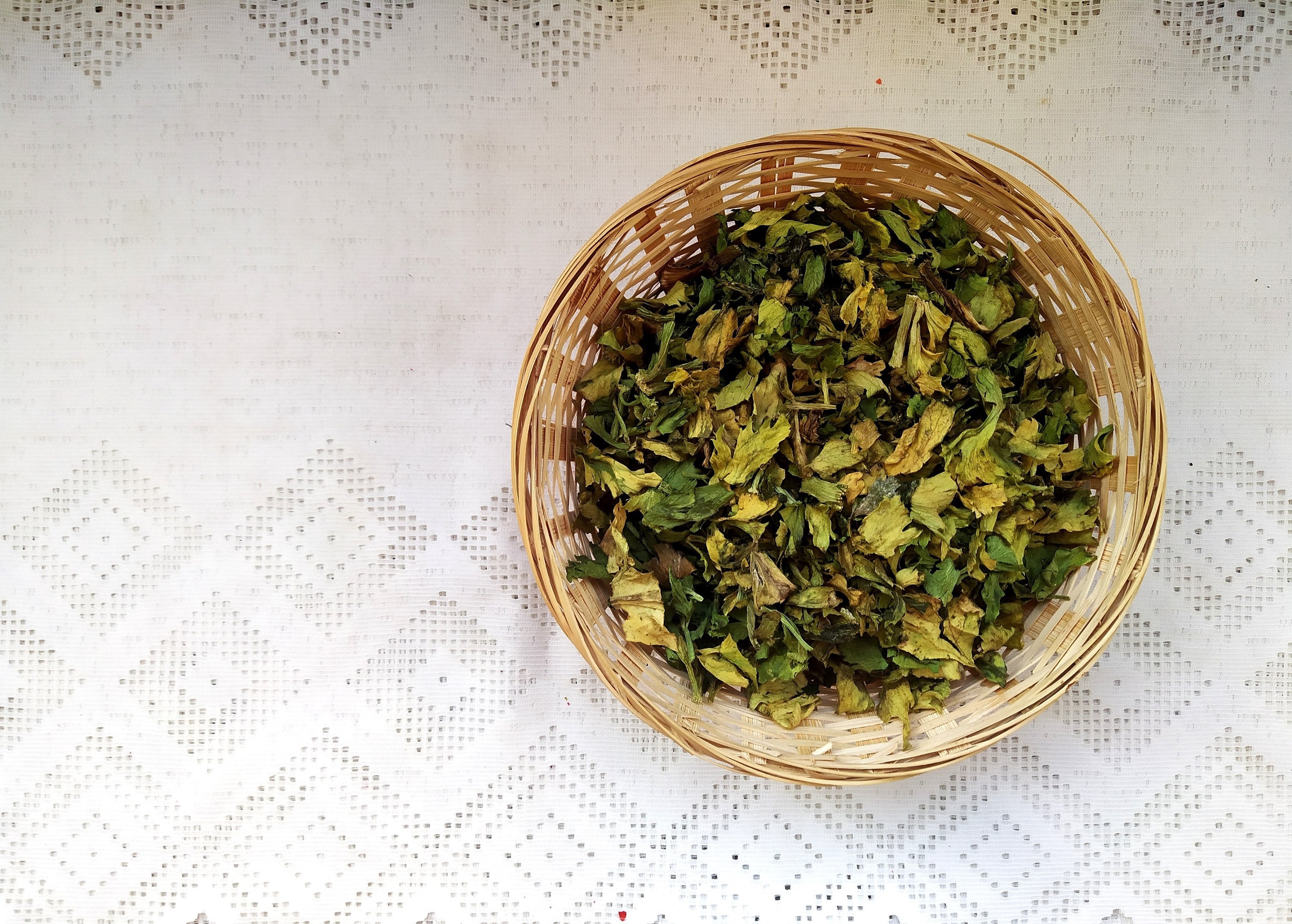 Dried Celery Leaves 10, 25 or 50 G. Apium Graveolens Var. Secalinum