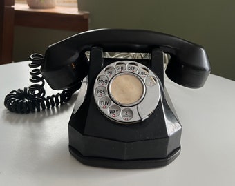 Vintage Black Bakelite Rotary Dial Phone Circa 30s 40s / Madmen Vintage Mid Century Black Monophone Rotary Phone