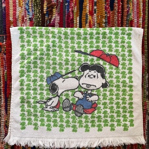 Vintage Peanuts Snoopy Bath Towel: Utica JP Stevens Fringed Cotton