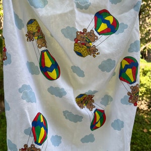 Vintage Baby Bassinet Sheet: Teddy Bears in Hot Air Balloons