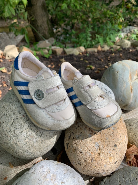 Schoenen Jongensschoenen Sneakers & Sportschoenen Vintage Baby Adidas Tennisschoenen Maat 2 Vintage Baby Klittenband Ze is maat 2 