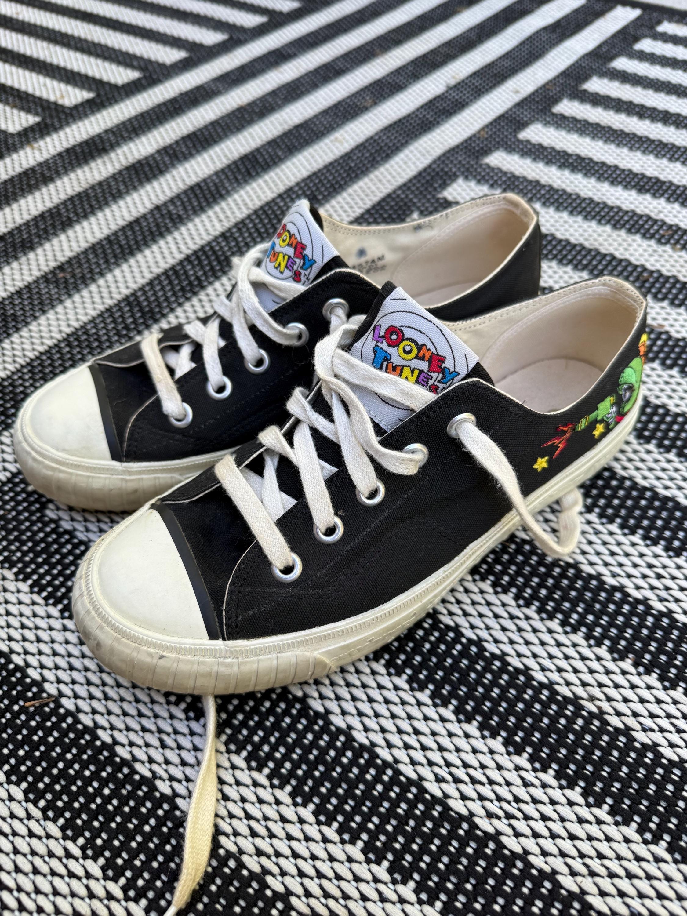 Looney tune sneakers - Etsy 日本