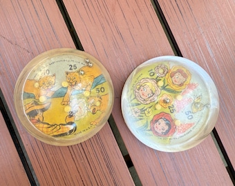 Zestaw 2 zabytkowych gier zręcznościowych firmy Baby World Company Domed