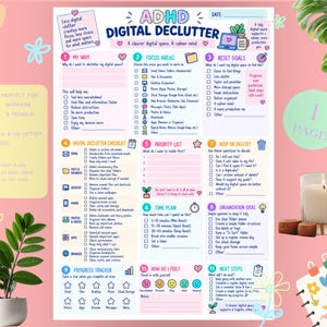 Op de afbeelding: Een digitaal opruimplanner-blad met een lichtpaarse achtergrond, bestaande uit elf secties: My Why, Focus Areas, Reset Goals, Digital Declutter Checklist, Priority List, Time Plan, Keep or Delete, Organization Ideas, Progress Tracker, How Do I Feel en Next Steps.