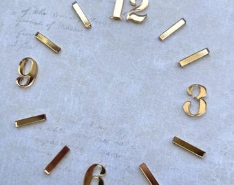 クラシックなヴィンテージゴールド懐中時計、数字文字盤付き