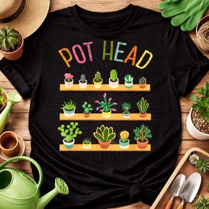 Puede incluir: Un letrero de madera rústica con el texto "Welcome to our home" en letras blancas. El letrero presenta un acabado envejecido y un diseño sencillo y acogedor, perfecto para la decoración de la entrada.