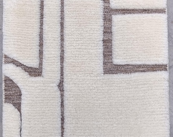 Hand Knotted Wool Shag Rug – White with Brown Line Art