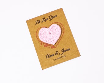 Bomboniere personalizzate all'uncinetto per gli invitati al matrimonio, un pratico ricordo delle nozze, perfette come bomboniere per la cena di prova.