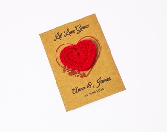 Cuoricini personalizzati all'uncinetto, bomboniere per addio al nubilato, regalini per festa prematrimoniale, regalo per baby shower.