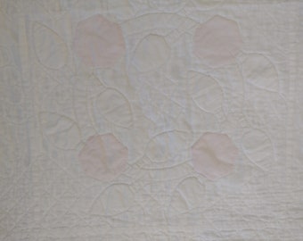 Floral wreath quilt hand appliqued & quilted 80" x 80 14.5" blocks, 4.5" cable quilted borders, faded pink blossoms back whole cloth quilt