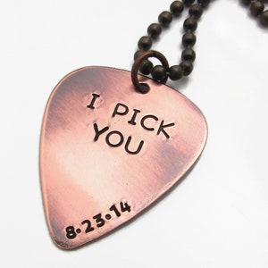 Colar de palheta de guitarra personalizado &quot;I Pick You&quot;, presente de casamento de cobre para noivos, presente para namorado, presente para marido, joias com carimbo manual