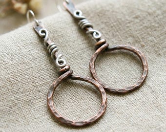 Pendientes de aro de cobre martillado: pendientes colgantes rústicos de metal mixto