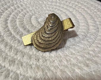 Vintage Brass Oyster Shell Tie Clip Nautical Gold Tone Marine Life Accessory