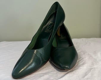 Joyce Vintage Forest Green Leather Spitzschuh Kitten Heel Pumps 7 Meter