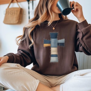 Puede incluir: Un juego de tres tazas de cerámica con un acabado mate moteado. Las tazas son de color crema, gris claro y gris oscuro. Cada taza tiene un diseño simple y minimalista, ideal para café o té.