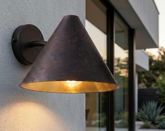 Aplique de pared de pátina negra: lámpara de pared minimalista de latón.