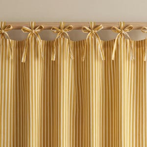 Geel gestreept katoenen gordijn, wit en geel bohogordijn, handblok gedrukt boerderijraampaneel, minimalistisch woonkamerdecor