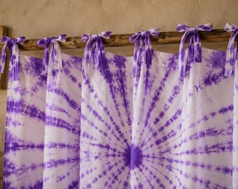 Handgefertigte, weiß-lila Batik-Baumwollvorhänge, Boho-Schleifenvorhänge