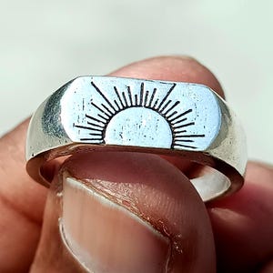 ハンドメイドスターリングシルバーサンライズシグネットリング - ユニセックスボヘミアンジュエリー
