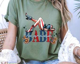 Camiseta USA Babe del 4 de Julio / Camiseta patriótica de chica de campo / Camiseta divertida de regalo del 4 de julio / Ropa del Día de la Independencia / Camiseta patriótica con botas