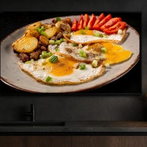 Huevos fritos y patatas asadas - Decoración de pared con un toque melancólico - Fotografía de comida sabrosa - Decoración de pared para la cocina - Descarga digital