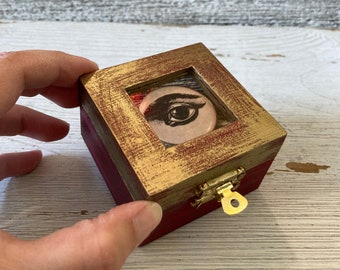 Eye Box, Engagement Ring Box with Eye Illustration, Painted Wooden ring box, Wedding ring box, Ring bearer box, All seeing Eye Mystery box