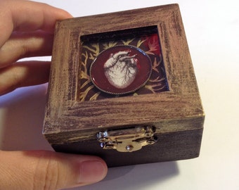 Goth Engagement Ring Box, Painted Wooden Heart Box, Small Jewel Box with Anatomical Heart, Rustic Wedding ring storage, Mystery Love box,