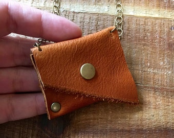Custodia in pelle, Borsa per medicinali Collana in pelle - Marrone chiaro - Collana con custodia talismana - Custodia per collo amuleto per cristalli e pietre curativi -