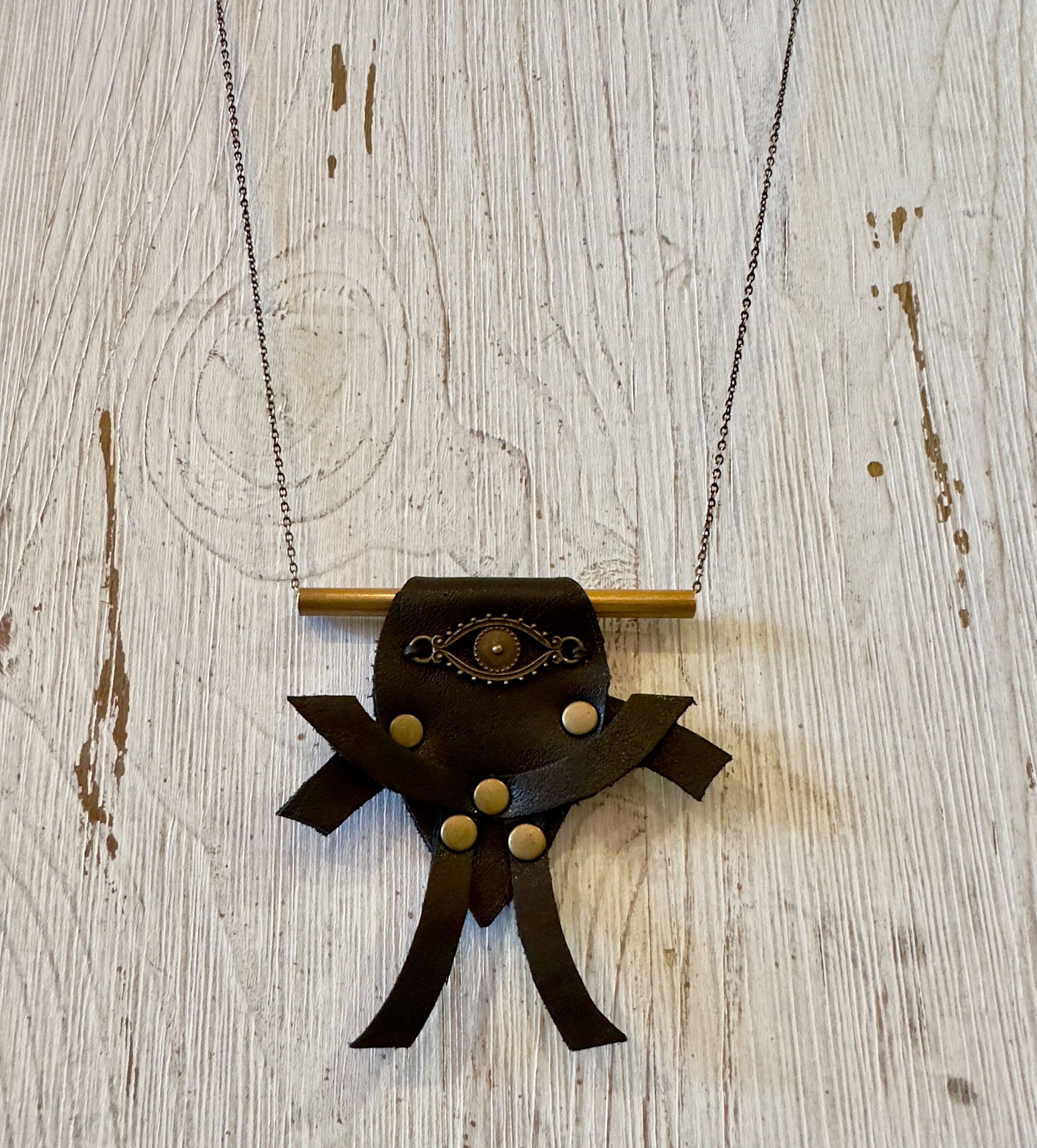 Collana da uomo in pelle intrecciata nera con girocollo in