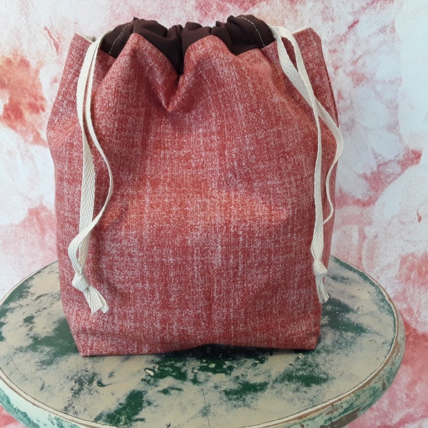 red brown knitting project bag, woven look drawstring bag, red brick chambray sock project bag, gift for knitter, flat bottom boxy yarn tote