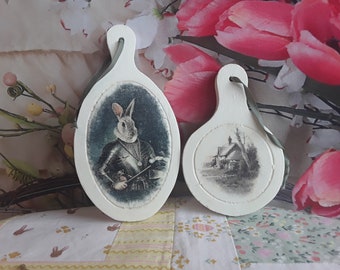 Easter decor with hangers, set of 2 wooden paddles with hare and landscape motifs, rice paper decoupage, painted wood craft, vintage style