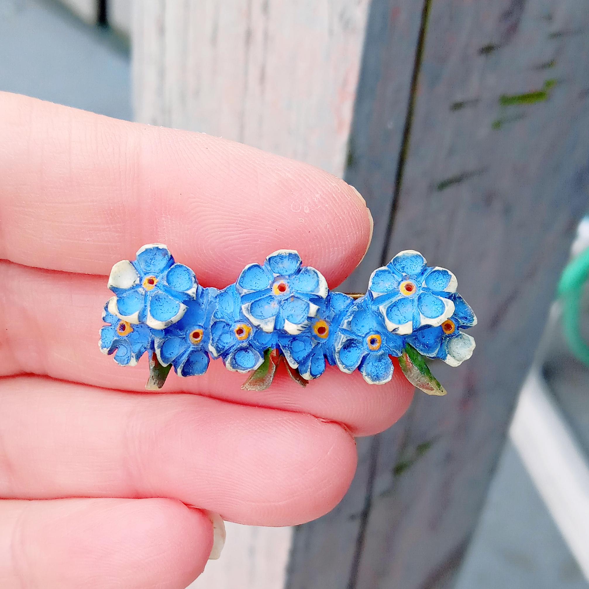 Dainty Art Deco Forget Me Not Carved Brooch C Clasp