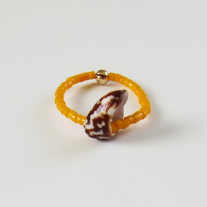 Hawaiian Shell and Glass Bead Ring - Orange