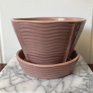 Mauve McCoy Plant Pot with Attached Saucer