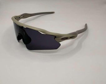 O Radar Ev Path Black Polarized lenses Grey/ Black frame sunglasses