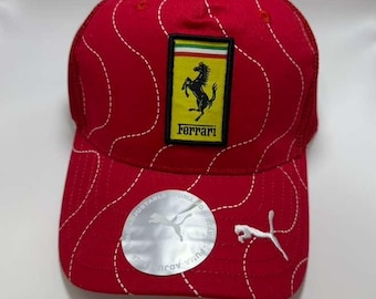 Gorras de marcas como Ferrari, Puma y McLaren. Más gorras ajustables para hombre y mujer. Estilos de carreras, urbanos e informales.