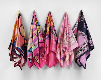 Satynowy szalik kwadratowy w kolorze fuksji z motywem kwiatowym w kolorze fuksji, bandana w kolorze fuksji z barokowym nadrukiem, szykowna, modna chusta na głowę dla kobiet, retro nadruk na szyi lub ozdoba do włosów