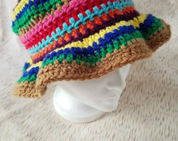 Multicolor striped bucket hat