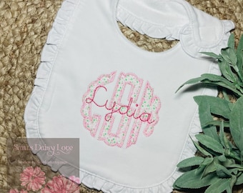 Scalloped Circle Monogram, Baby Girl Monogram, Applique Bib and Burp Set, Monogram Applique, Baby Girl Gift Set, Baby Shower Gifts