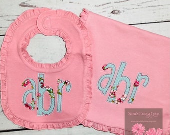 Monogrammed Ruffle Bib and Burp Cloth, Newborn Coming Home Bib, Newborn Bib, Boutique Baby Monogrammed Ruffle Baby Bib, Saras Daisy Love