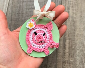 Pig Wall Ornament, Nursery Wall Hanging, Kids Room Decor, Girl Bedroom Wall Decor, Crochet Piglet Ornament, Door Hanger, Playroom Wall Art