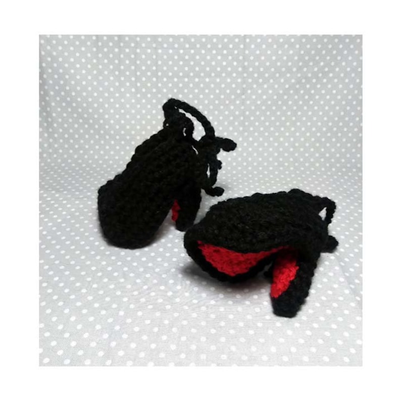 Röda skor för baby, Halloween för barn och baby, Högklackade babyskor, Virkade pumps för baby, Designerskor för flickor, Fotorekvisita för nyfödda, Stilettklackar bild 1