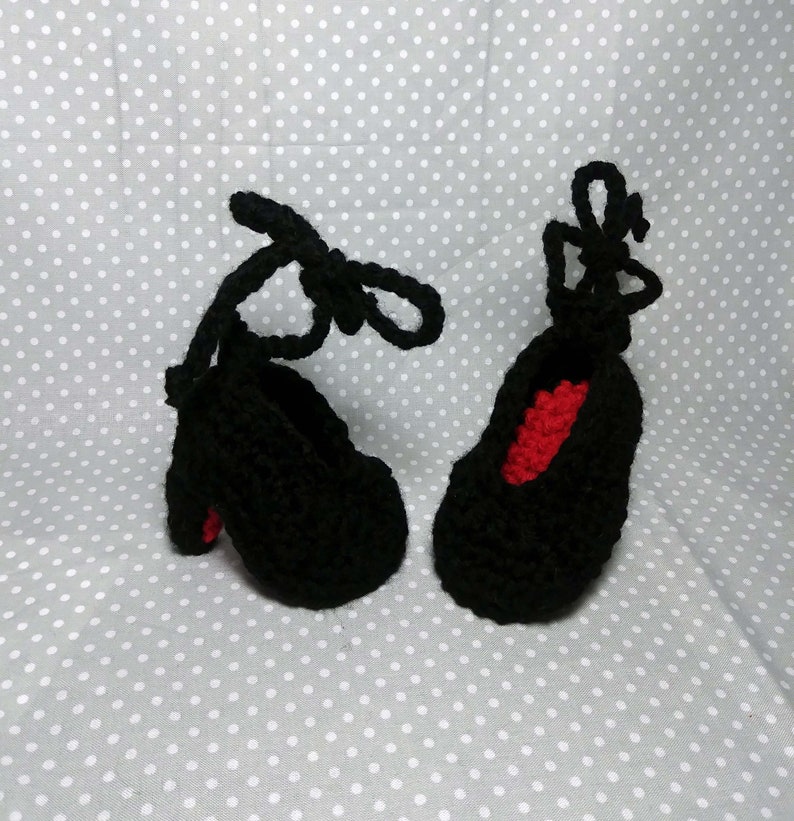 Röda skor för baby, Halloween för barn och baby, Högklackade babyskor, Virkade pumps för baby, Designerskor för flickor, Fotorekvisita för nyfödda, Stilettklackar bild 2