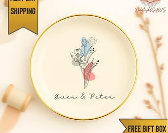 Personalized Floral Ring Dish, Custom Name Jewelry Dish, Minimal Wedding Ring Holder, Anniversary Gift for Couple, Engagement Ring Dish