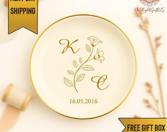 Personalized Initial Ring Dish, Custom Wedding Ring Holder, Floral Monogram Ring Dish, Engagement Gift for Couple, Anniversary Jewelry Dish