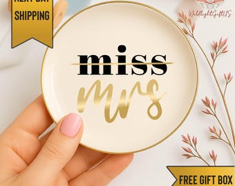 Miss to Mrs Ring Dish, Bride Jewelry Dish, Engagement Ring Holder, Bridal Shower Gift, Wedding Gift for Bride, Minimal Gold Ring Dish