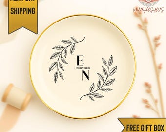 Personalized Initial Ring Dish, Gold Wedding Ring Holder, Custom Date Jewelry Dish, Minimal Bridal Ring Dish, Engagement Anniversary Gift